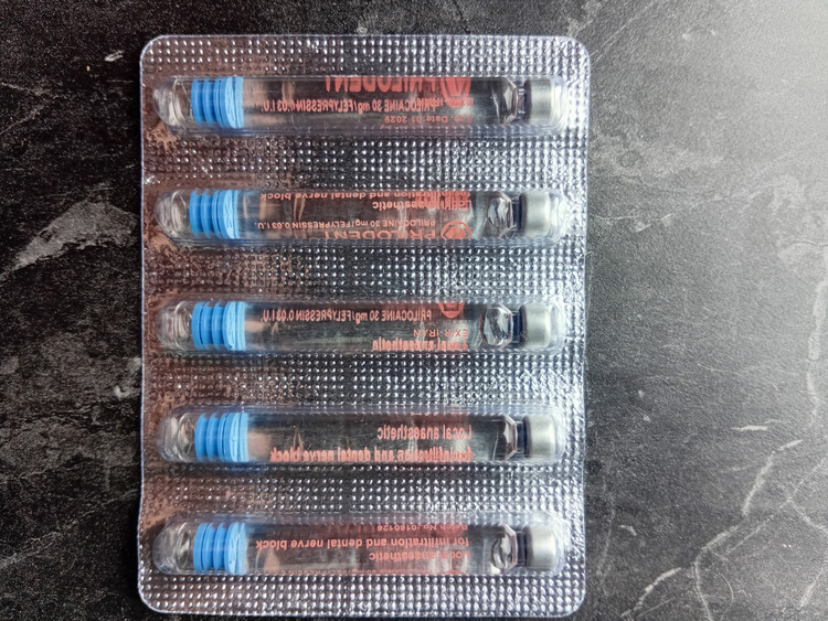 بی حسی دندانپزشکی (کارپول) 3% اکسیر-کارتریج پریلودنت - پریلوکائین 5 عددی(تاریخ انقضا 30 ماه ) ارسال 8 صبح هر روز با پست و تیپاکس